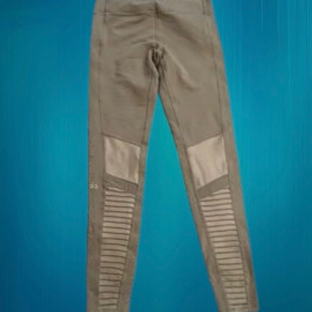 ALO YOGA MOTO LEGGINGS SZ M WORN ONCE-EXC PREOWED CONDITION-